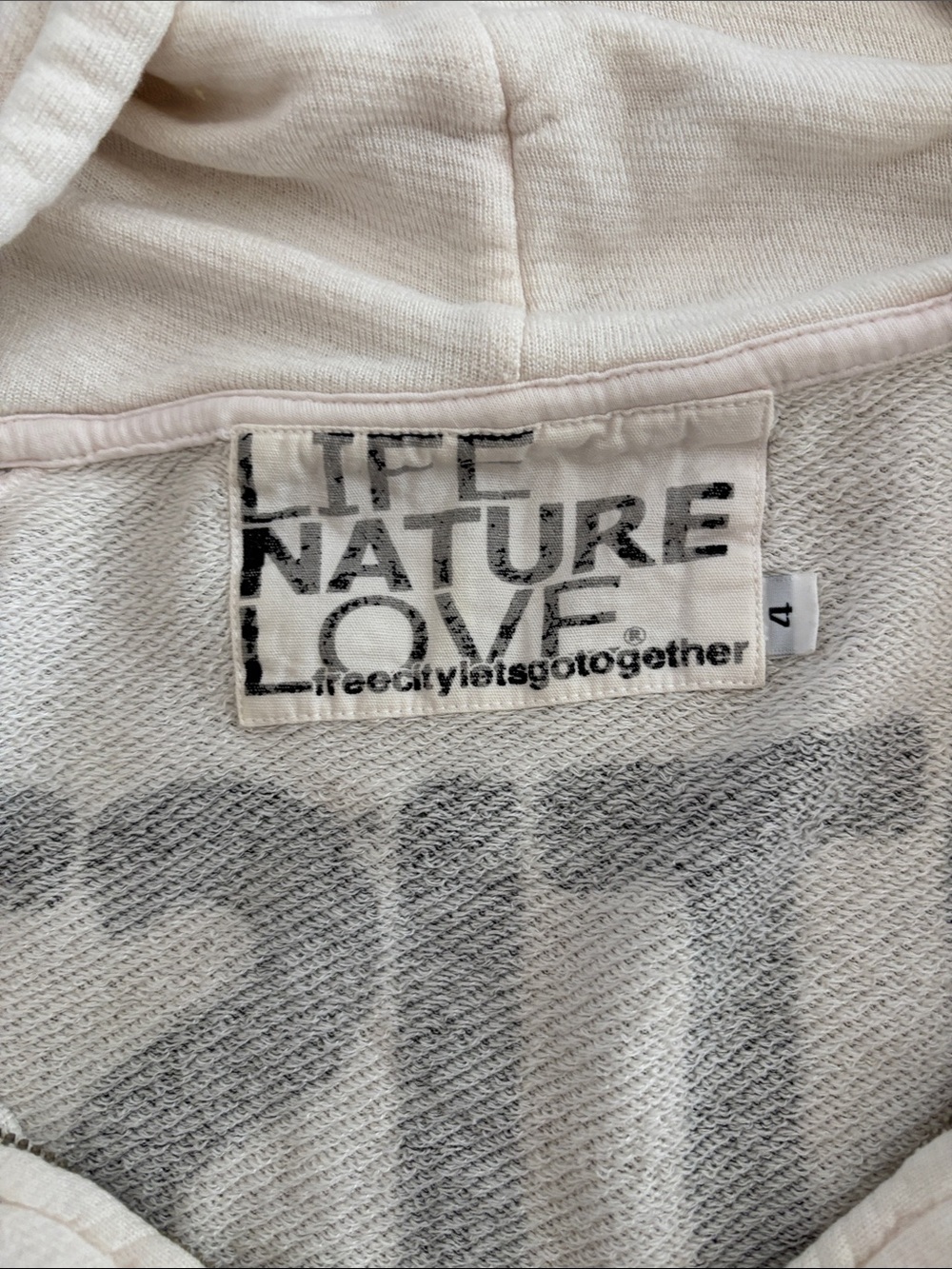 Free City Artists Wanted Hoodie - Picture 6 of 6